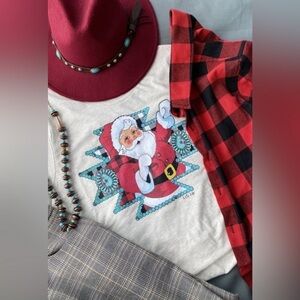 NWOT SANTA GRAPHIC TEE
